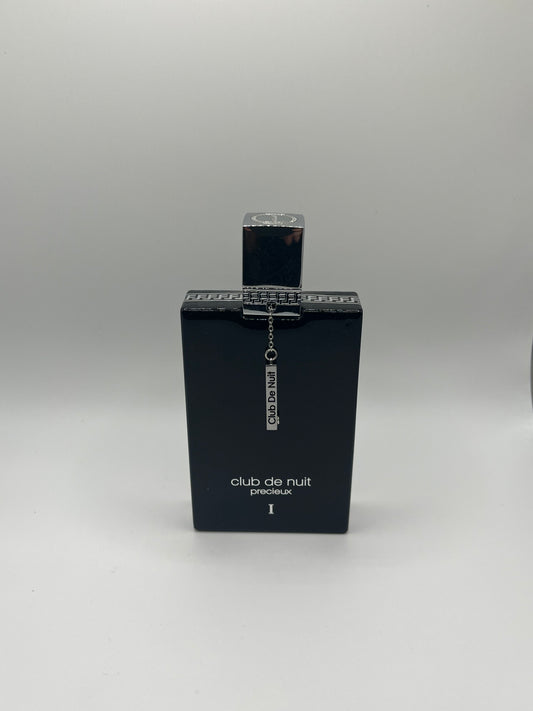 Club de Nuit Précieux decant – fruity spicy fragrance with pineapple, caramel, jasmine, vanilla, leather, and oakmoss.


