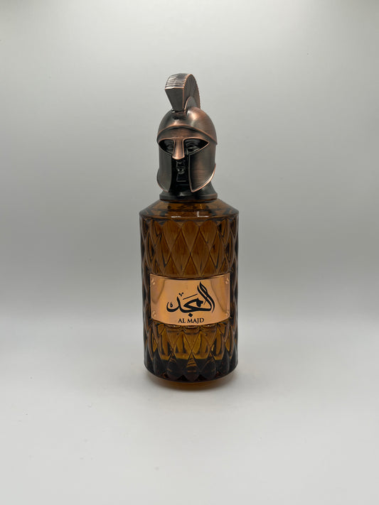 Le Falcone Al Majd decant – citrus spicy fragrance with lemon, ginger, green apple, cinnamon, vanilla, and musk.

