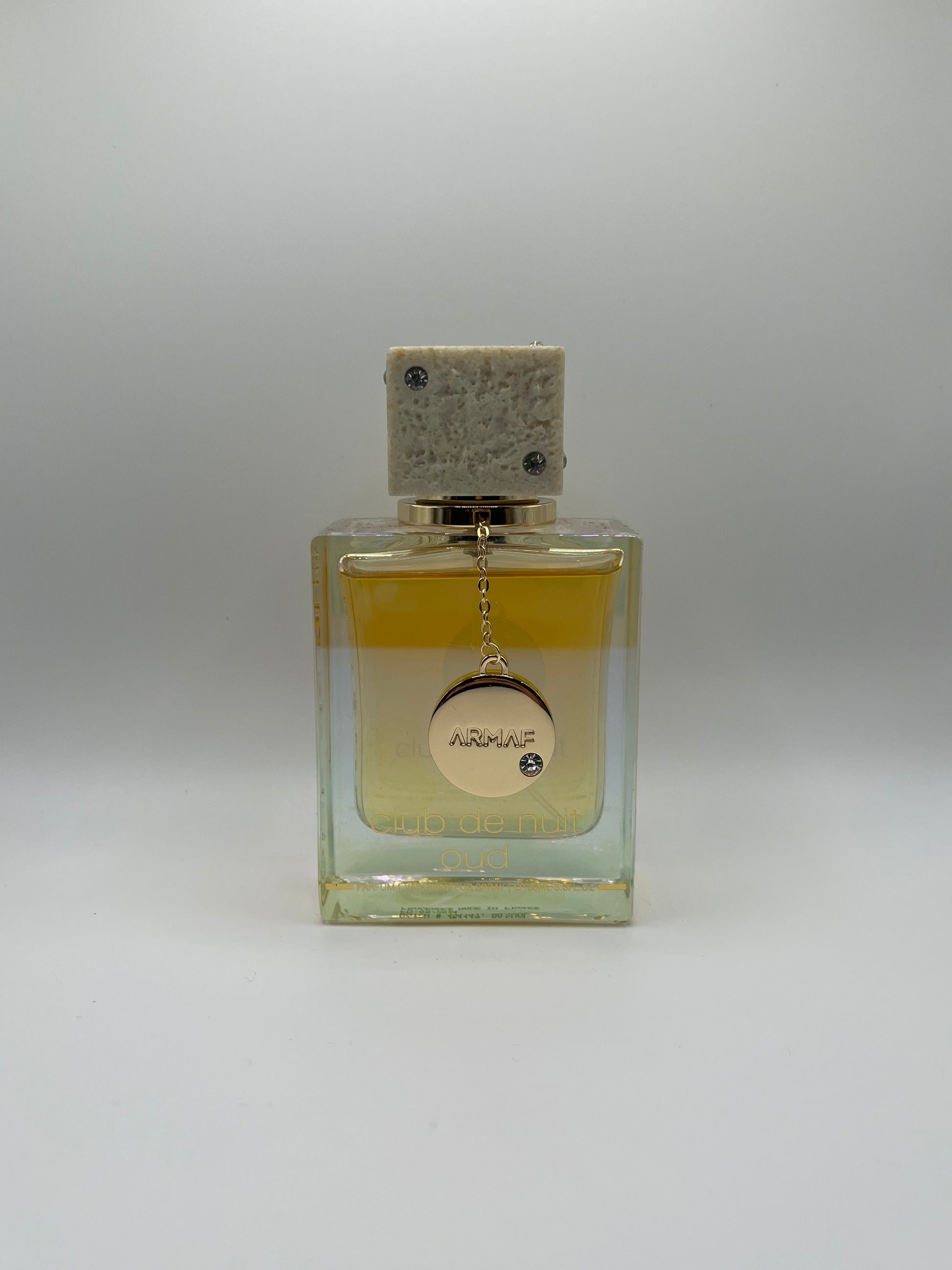 Club de Nuit Oud decant – fruity oud fragrance with pineapple, passionfruit, jasmine, vanilla, Cambodian oud, and sandalwood.

